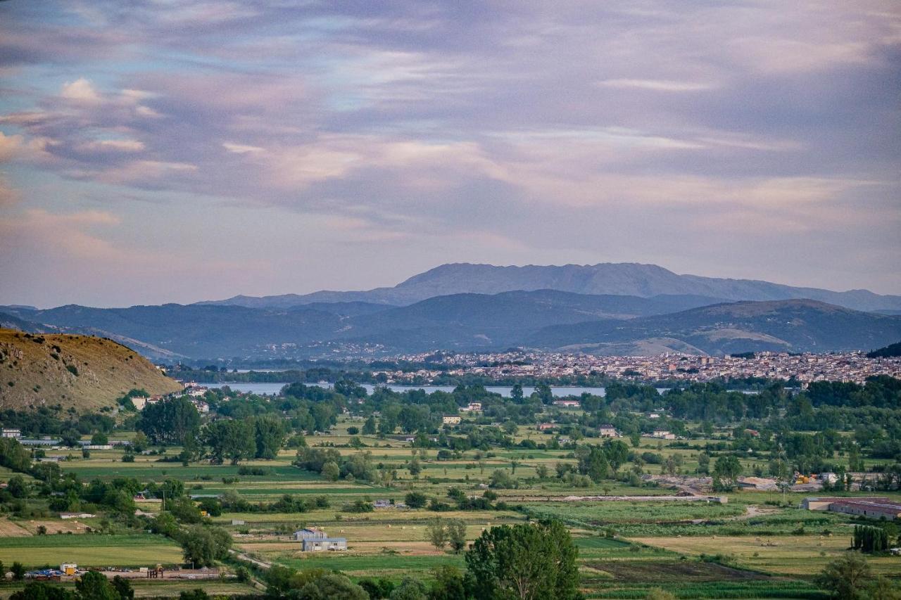 Villa De Vino Ioannina Bagian luar foto